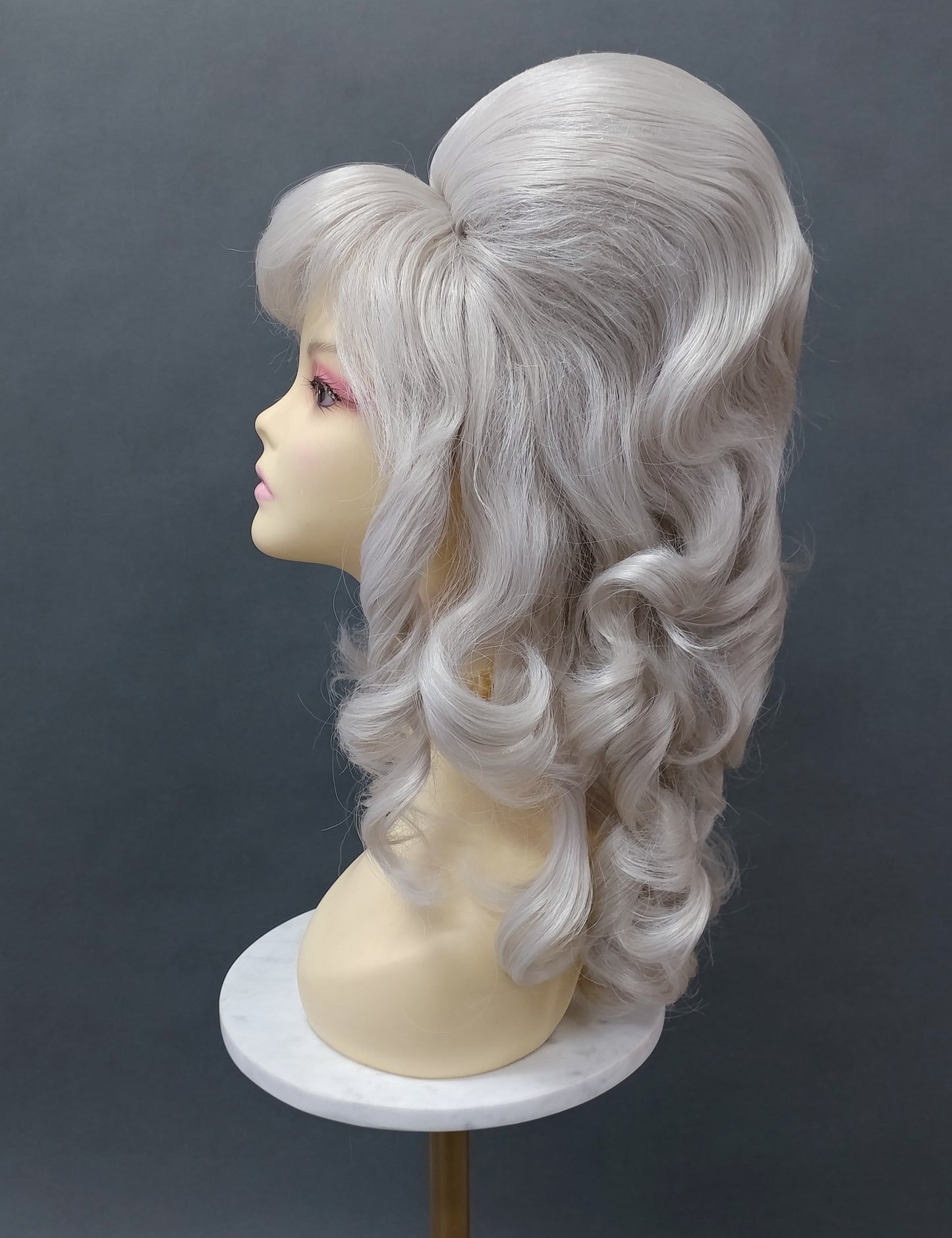 Silver Gray Wavy Beehive Wig [WvBeehive-60]