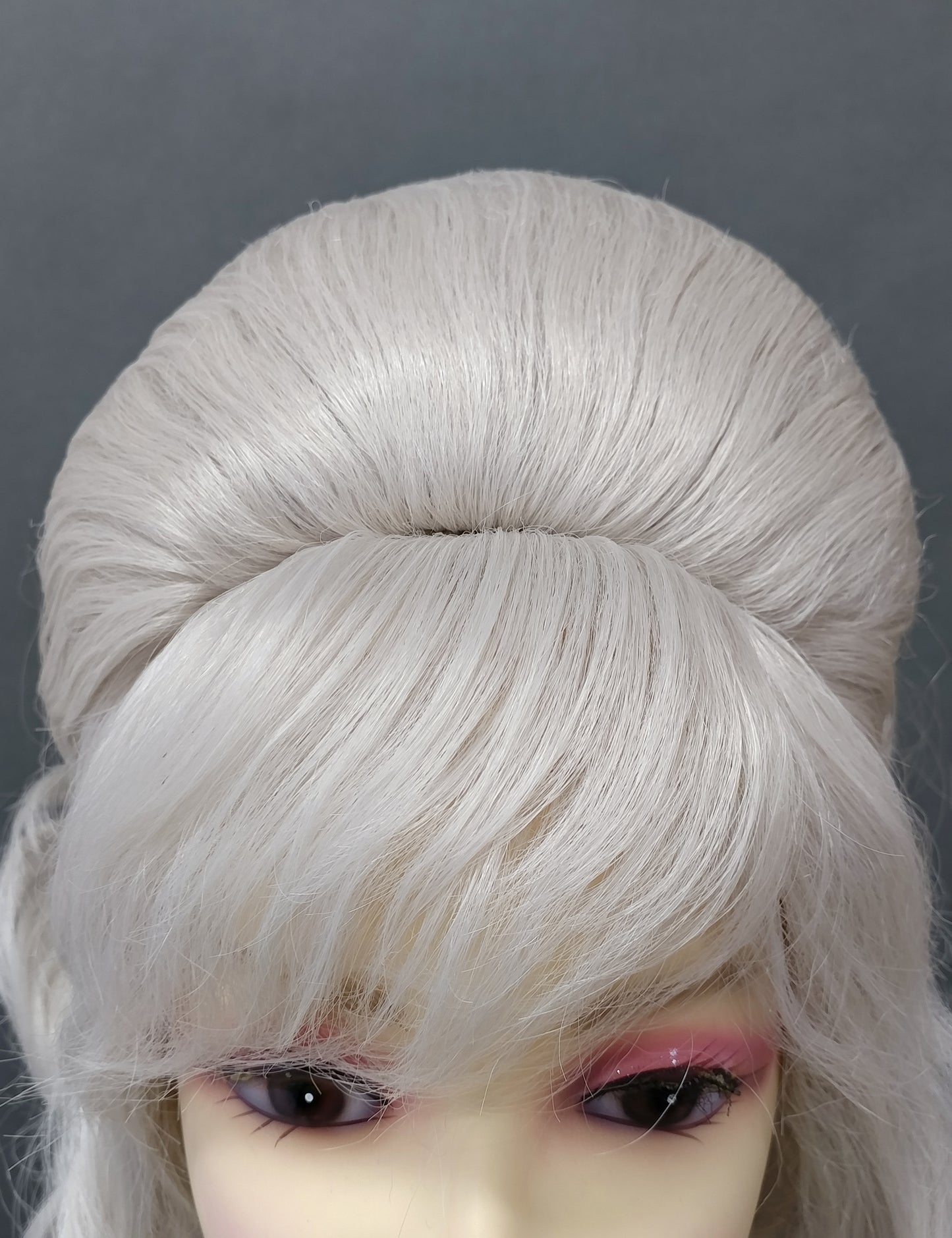 Silver Gray Wavy Beehive Wig [WvBeehive-60]