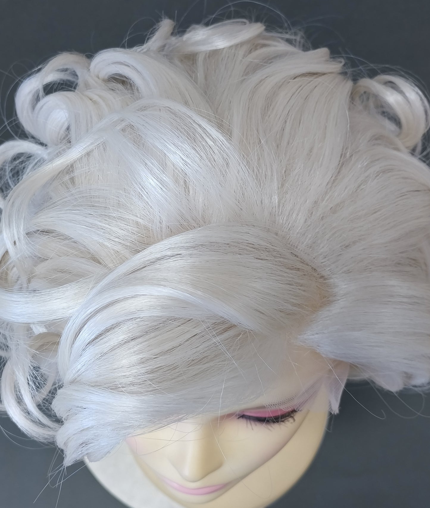 Lace Front Short White Gray Curly Heat Resistant Vintage Style Wig [Doris-60]
