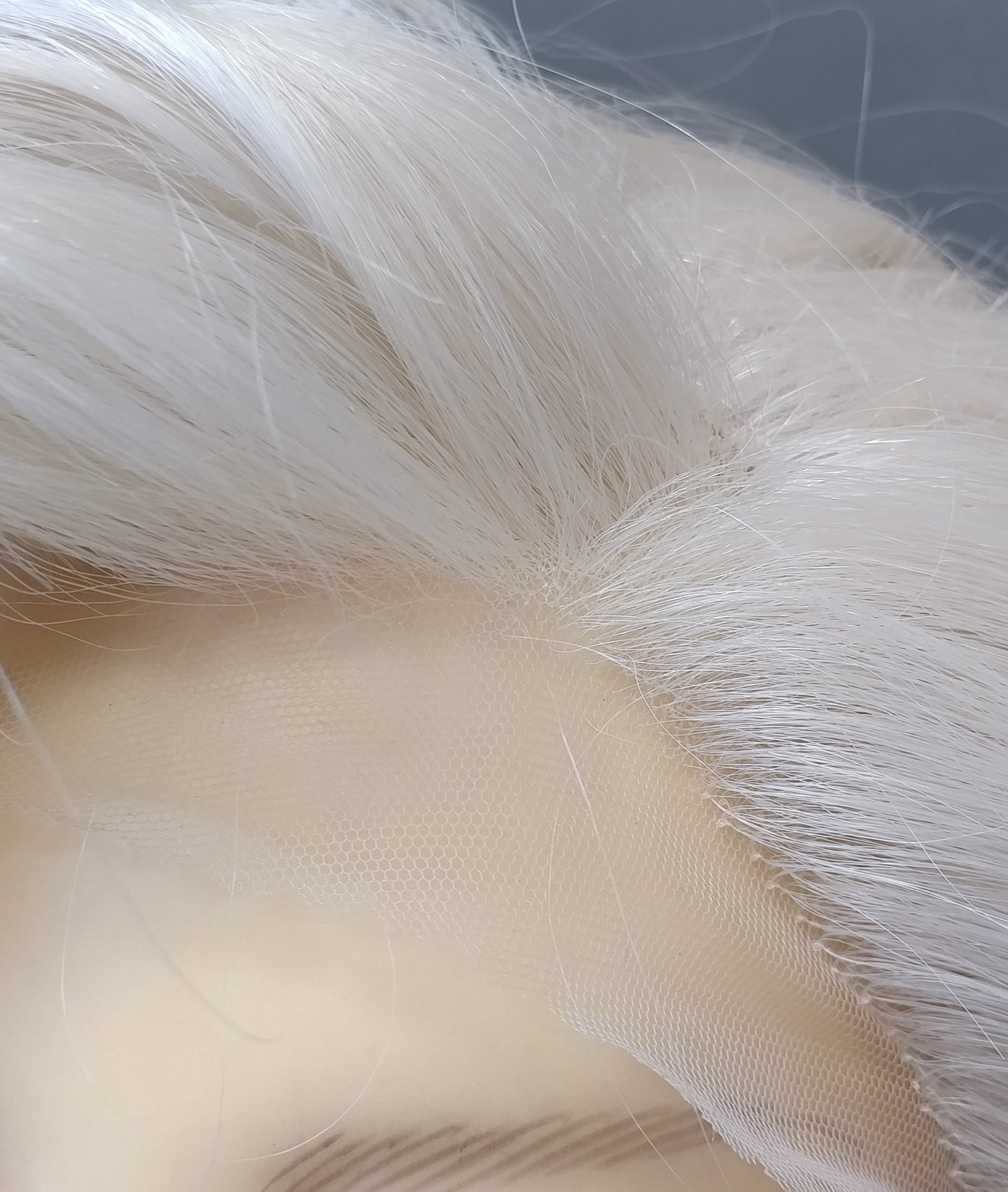 Lace Front Short White Gray Curly Heat Resistant Vintage Style Wig [Doris-60]