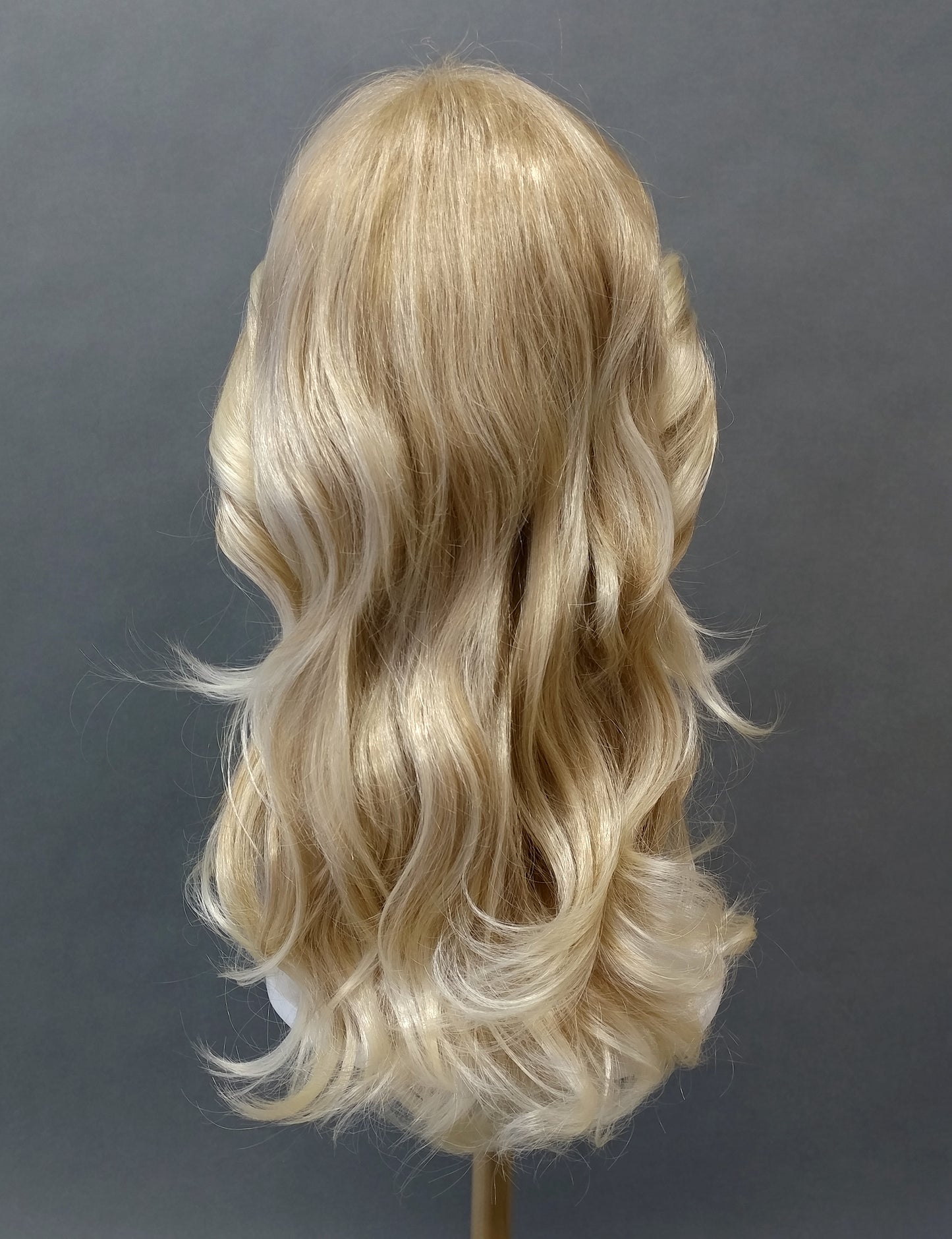 Golden Blonde Feathered Retro 70s Long Wavy Wig [Willa-24/613]